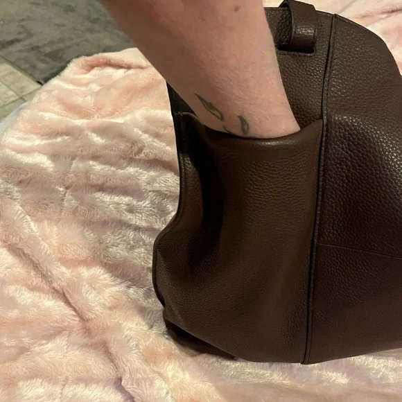 NWT large w/dust bag.   NEVER WORN RETAIL $198….temp.price cut for  auction - Picture 13 of 16